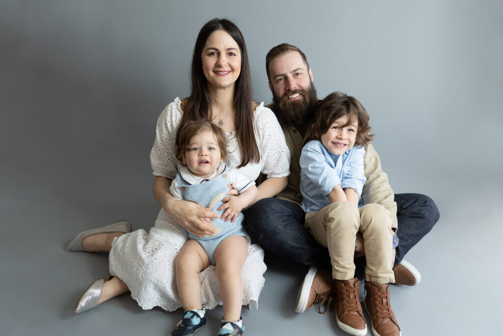 What to wear for family photos in studio