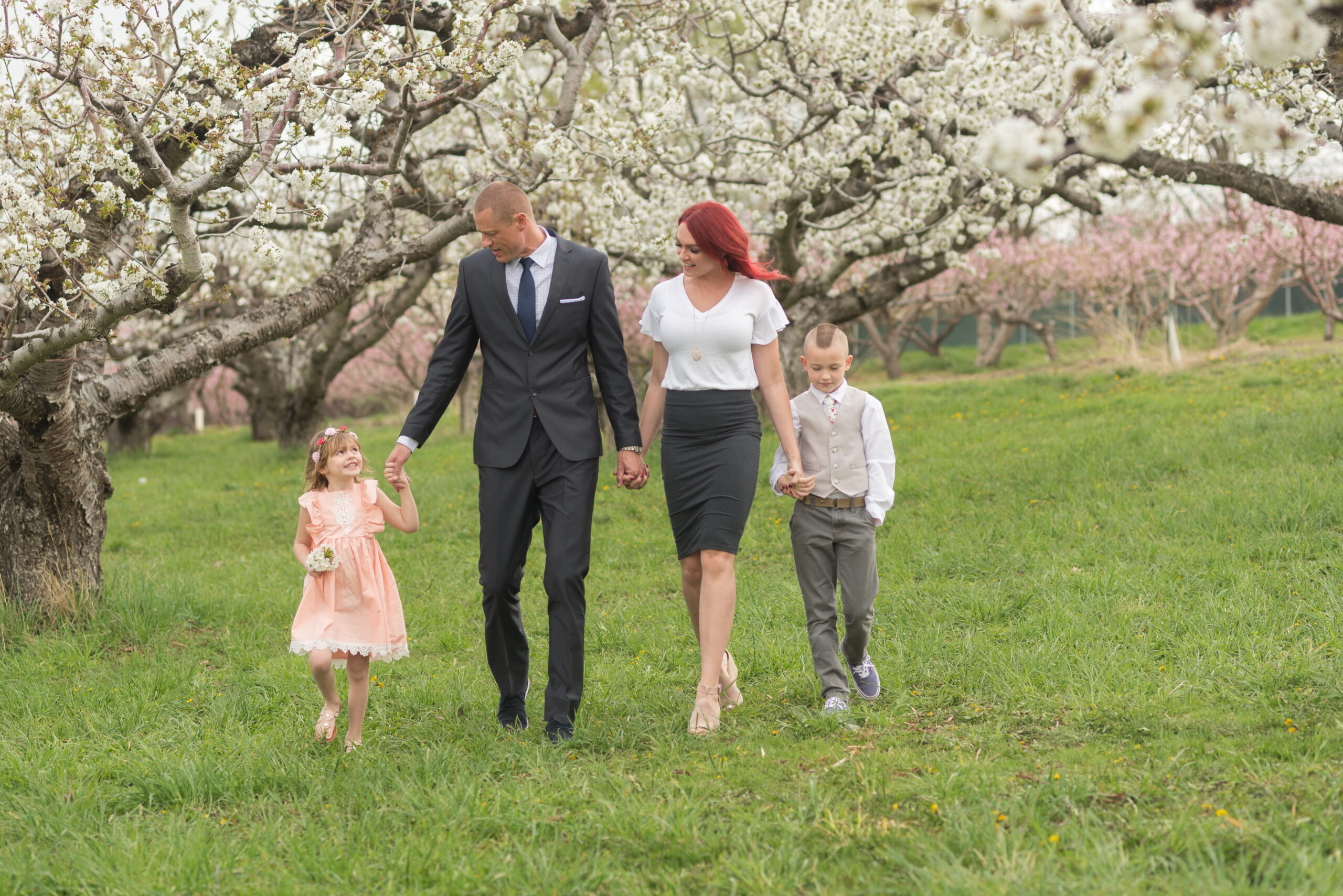 Gorgeous family at the Manning Orchard